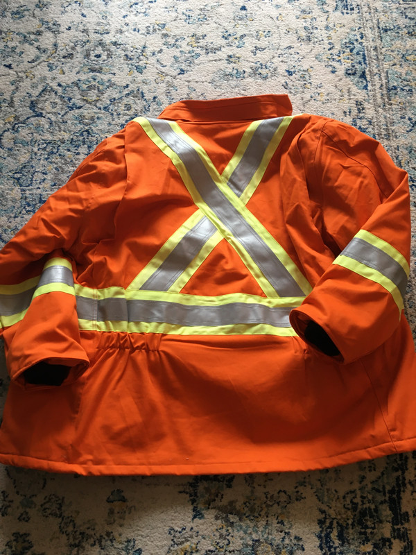 High Vis Fire resist winter coat in Men's in Kitchener / Waterloo - Image 3
