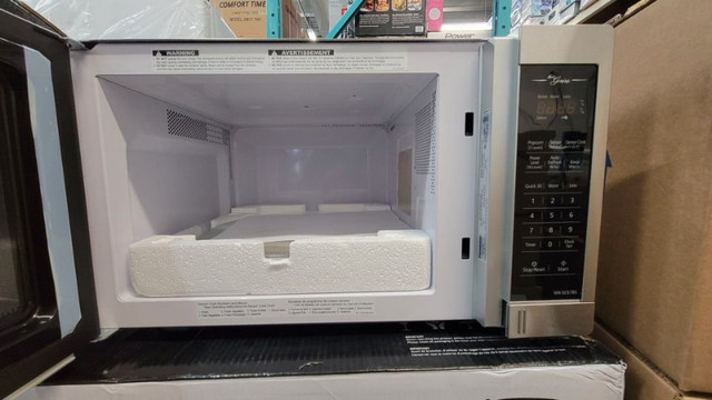 *SUPER WINTER SALE ON PANASONIC 1.3 & 1.6 CUBIC FEET MICROWAVES! in Microwaves & Cookers in City of Toronto - Image 3