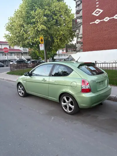 Voiture très propre et neuve, prête à faire de longues distances pendant plusieurs année. Très bas k...