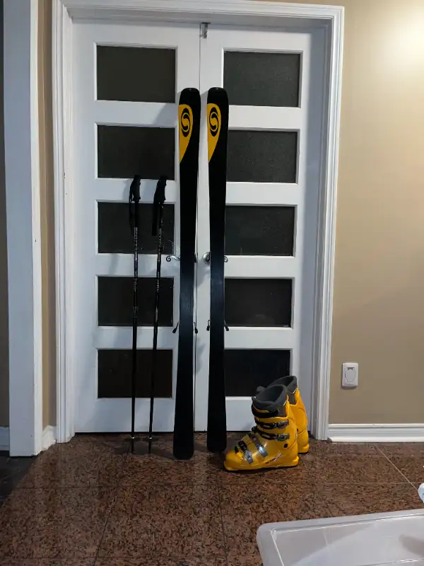 179 Salomon ski with boots ,poles in Ski in Markham / York Region - Image 3