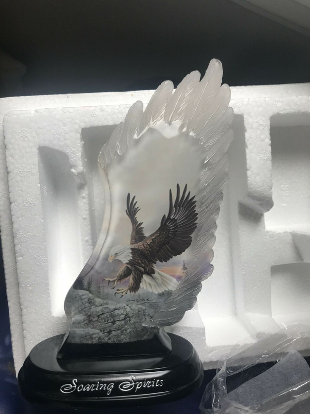 Eagle Sculpture in Arts & Collectibles in Peterborough - Image 2