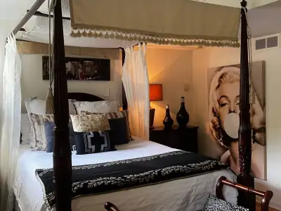 * Terms and conditions apply * All utilities included Inn Vogue Suites: Fully Furnished Monthly Rent...
