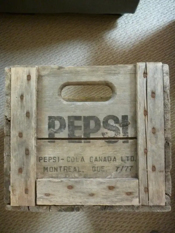 Pepsi Cola wooden pop crate 1977