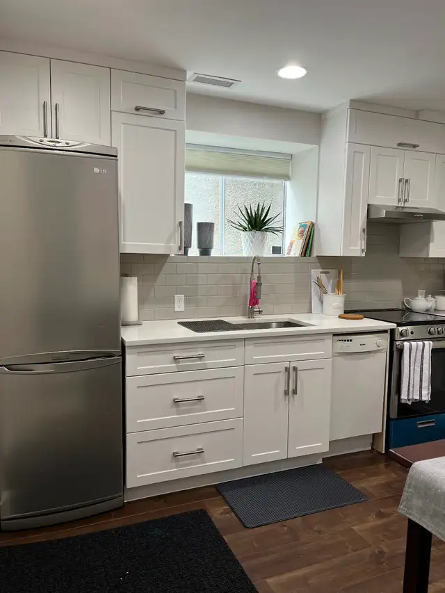 Beautiful and Bright Fully Furnished 2 Bedroom in Long Term Rentals in Vancouver - Image 3