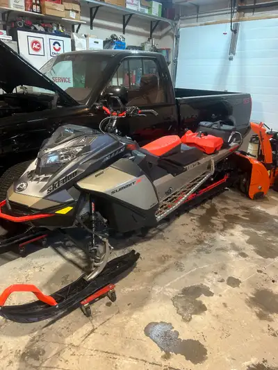 2022 skidoo summit X 850 Etec na 165 /3 1300 klm very clean condition 306-621-4739