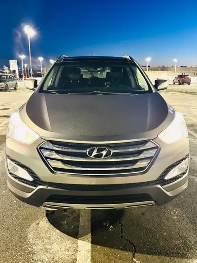 Selling my 2014 Hyundai Santa Fe Sport (2.0L Turbo, AWD) in excellent condition. This is the top mod...