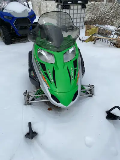 2007 F5 low miles for year posted in pics in excellent shape great for beginner has reverse