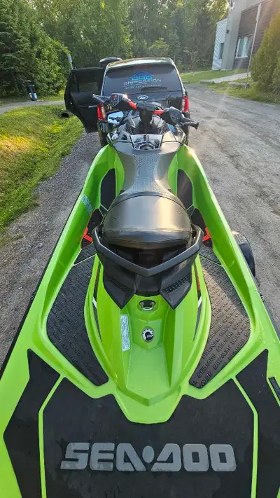 Seadoo gtr-x 2018 Avec trailer Toile Prise usb Ancre, bouées orange BRP, cordes, vestes. 204h le sea...