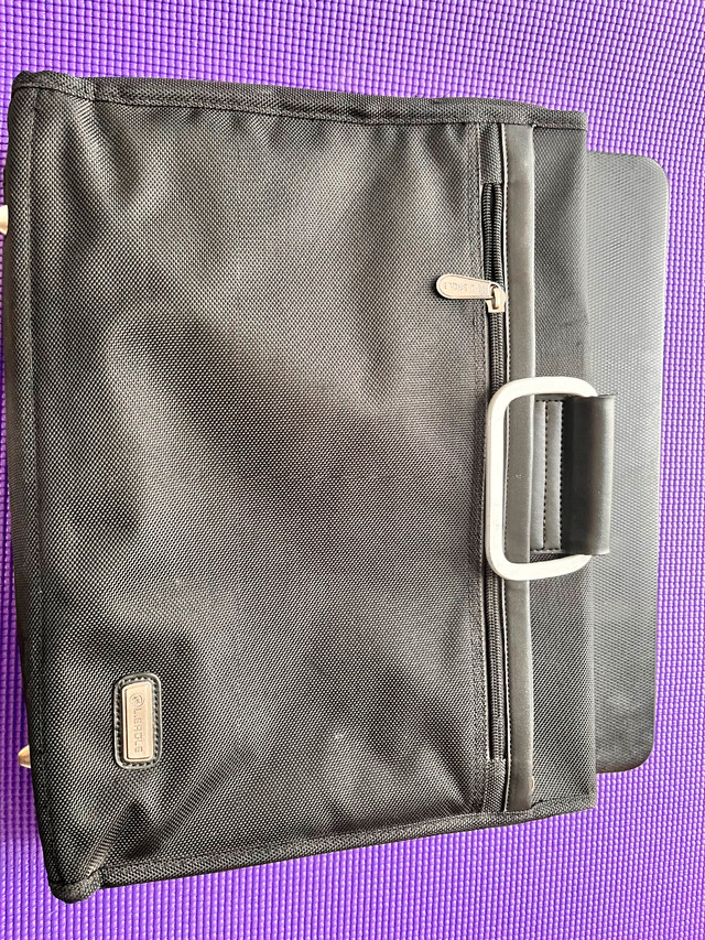A brand-new computer briefcase in Bags & Luggage in North Bay