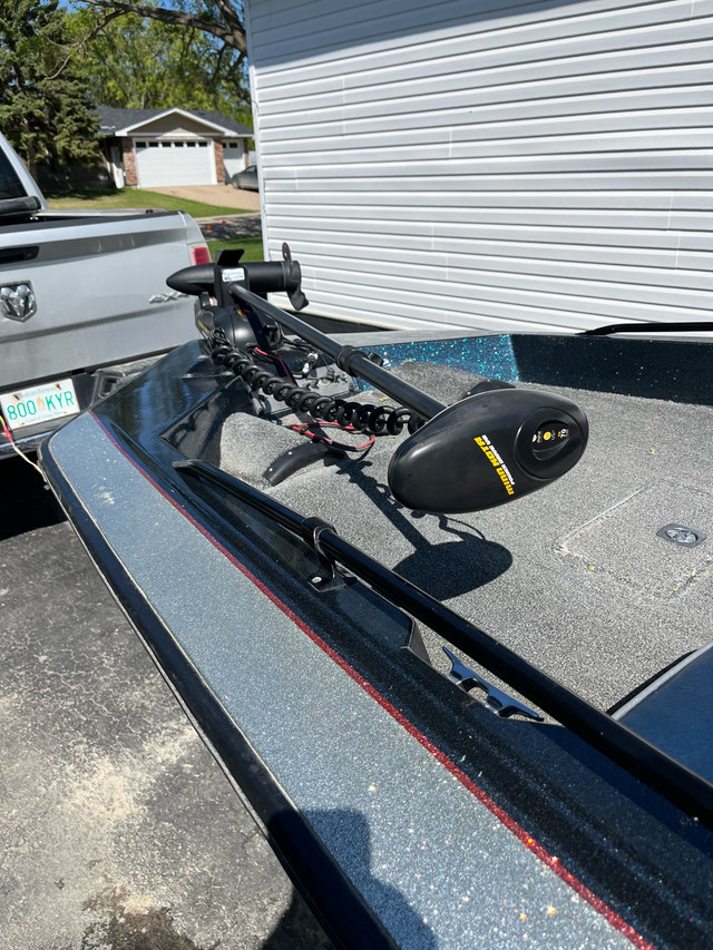 Stratos Bass Boat in Powerboats & Motorboats in Saskatoon - Image 4