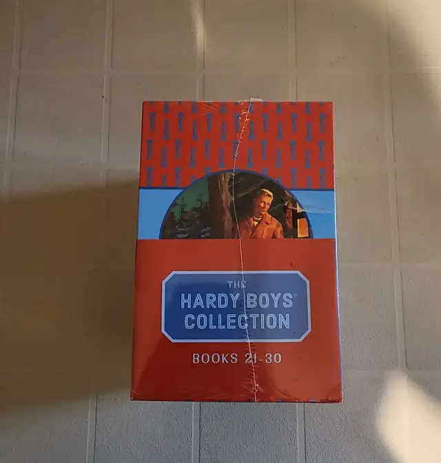 The Hardy Boys Collection: Books 21-30 Mystery Books Hardcover in Children & Young Adult in Kitchener / Waterloo - Image 7