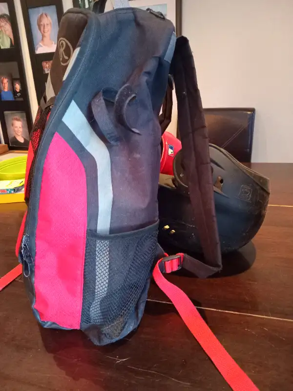 Rawlings youth baseball bat bag in Baseball & Softball in Oshawa / Durham Region - Image 2