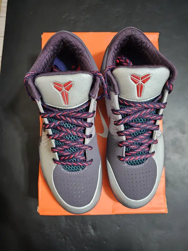 Kobe 4 Chaos in Men's Shoes in Mississauga / Peel Region - Image 5