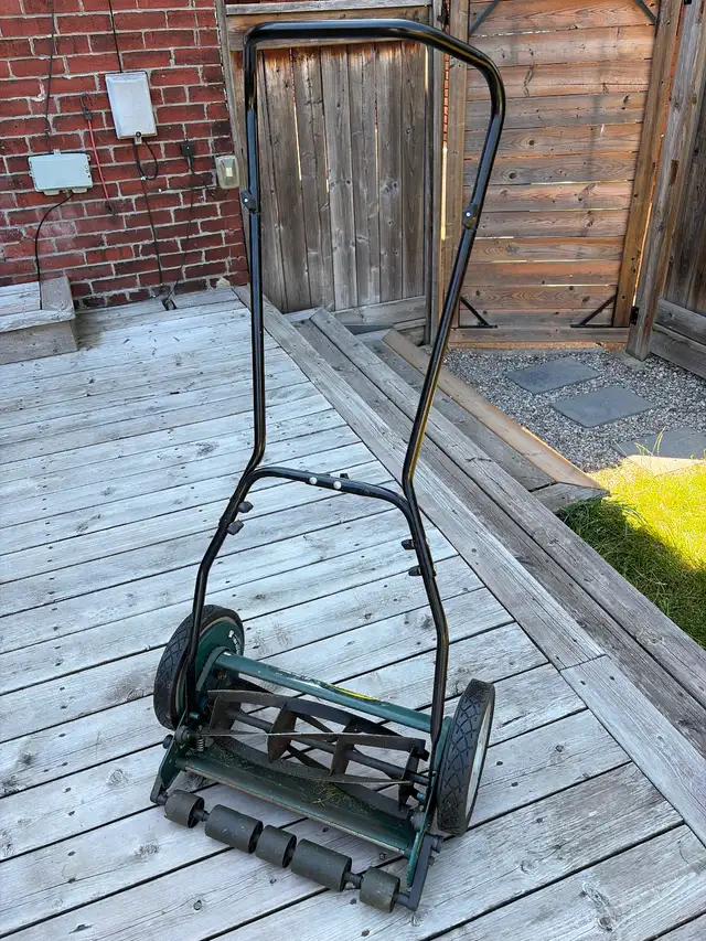 Push Mower - 16” Yardworks in Lawnmowers & Leaf Blowers in City of Toronto - Image 3