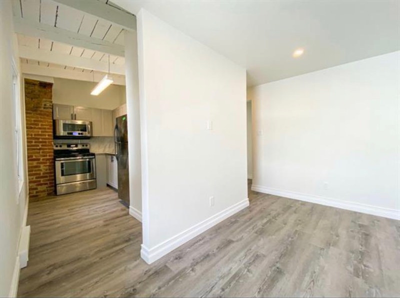 2 bathroom 2 bedroom upper duplex to rent in StHenri July 1