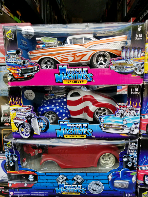1:18 Diecast Muscle Machines Car and Truck Collection 2 in Arts & Collectibles in Markham / York Region - Image 3