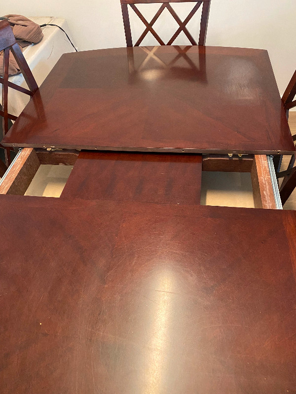 Beautiful Solid wood Dining table with leaf and seating for 8. in Dining Tables & Sets in Chilliwack - Image 3