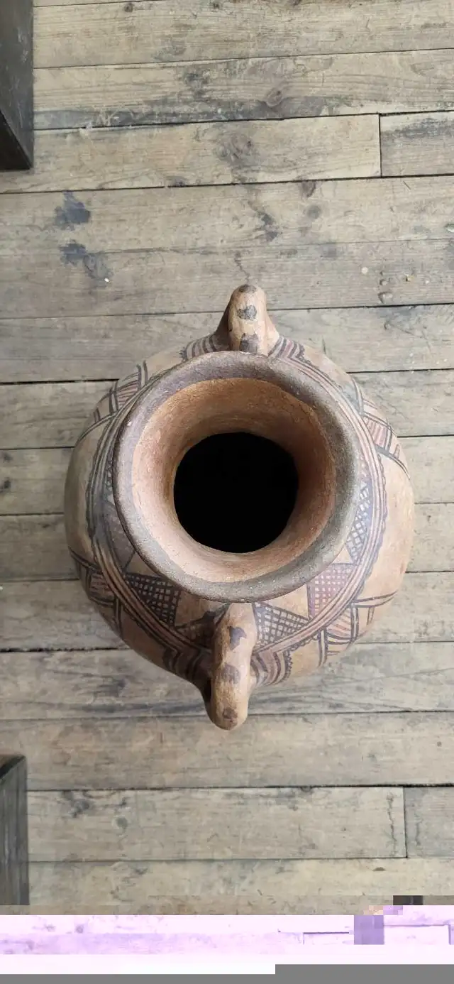 Primitive Vase - Pottery in Home Décor & Accents in Trenton - Image 4