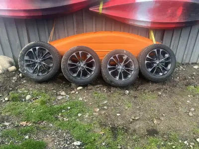 2022 Dodge Durango 20 inch wheels with brand new Bridgestone Dueller tires less then 1000km size is...