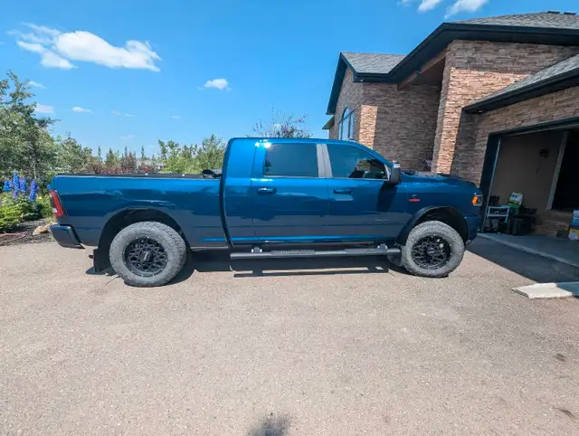 2023 Ram 3500 Megacab  dans Autos et camions dans Ville d’Edmonton - Image 2