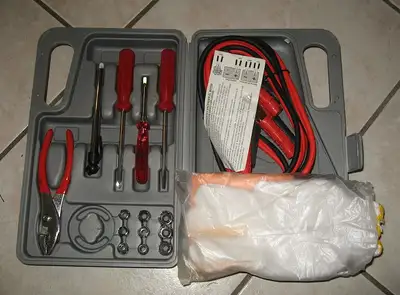 Emergency Roadside Assistance Kit, Folding Snow Shovel, View more