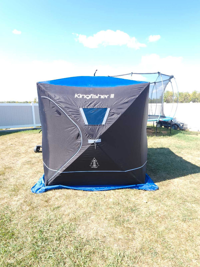 Ice Fishing Tent in Fishing, Camping & Outdoors in Moose Jaw