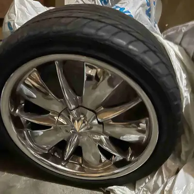 3 chrome times and 4 tires. 235 40 18. Tires have about 65% tread remaining . Good condition.