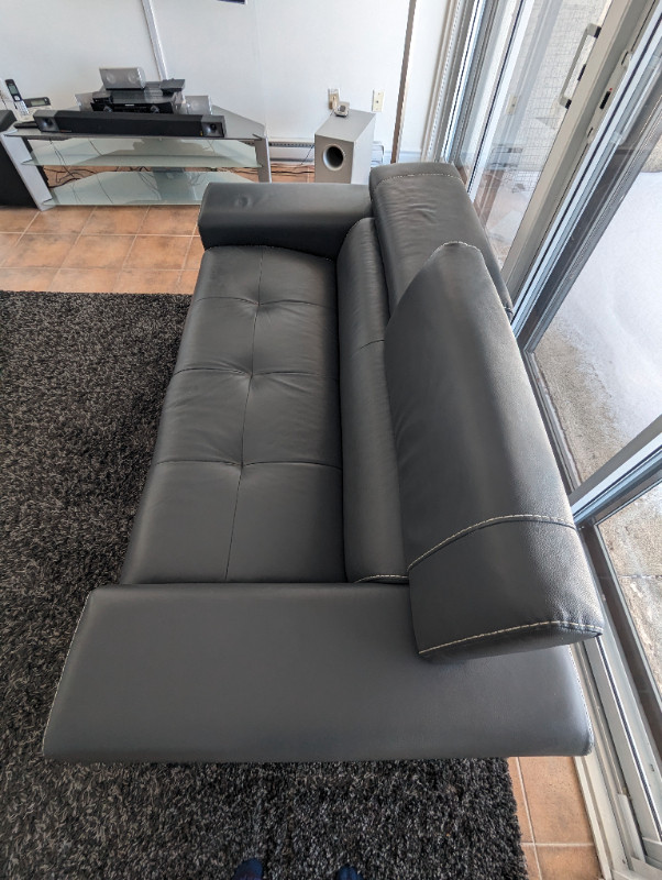 Sofa Jaymar en cuir noir dans Sofas et futons  à Lévis - Image 2