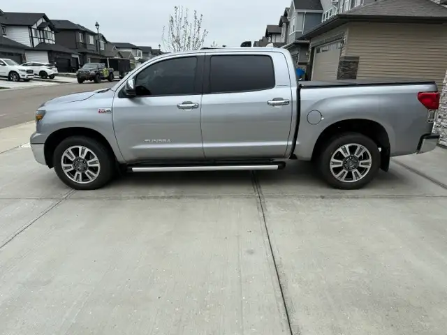 Toyota Tundra 2012 platinum