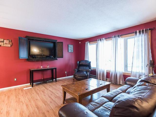 Furnished bedroom in Riverdale home (short term 5 month rental) in Room Rentals & Roommates in Whitehorse - Image 3