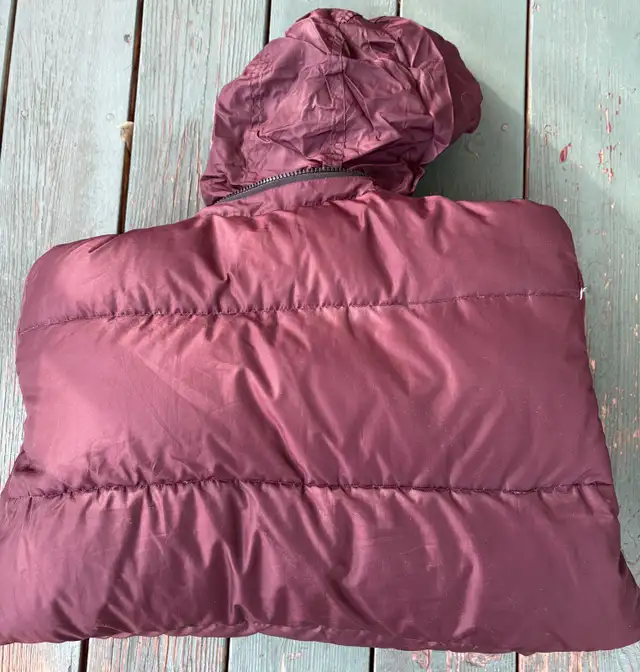 Women’s GAP Down Filled Puffer Burgundy Winter Jacket Medium in Women's - Tops & Outerwear in Calgary - Image 10