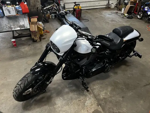 2016 Harley Davidson breakout cvo pro street in Street, Cruisers & Choppers in Barrie - Image 2