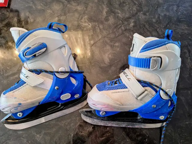 winnwell youth ice hockey skates in Skates & Blades in Markham / York Region - Image 6