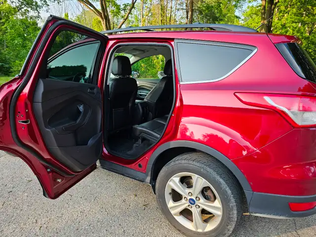 2015 Ford Escape in Cars & Trucks in Hamilton - Image 6