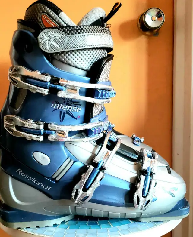 Bottes de skis alpin Rossignol Intense taille 26.5. in Ski in City of Montréal - Image 3