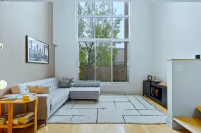 Loft moderne à louer sur l'avenue Laurier ( plateau Mont-royal )