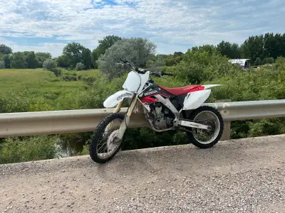 It has about 20 hours on a full motor rebuild, runs amazing no problems and has lots of power. Got a...