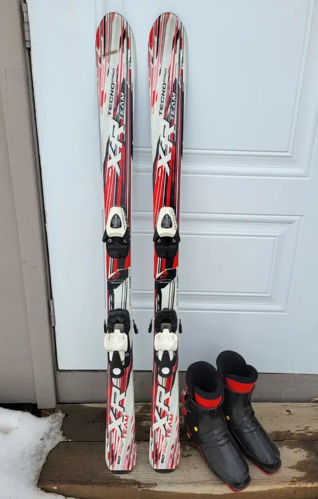 120cm Skis with 22.5 ski boots