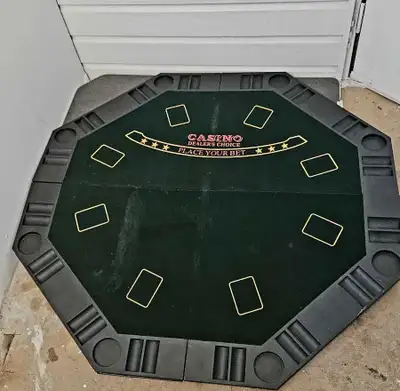 Casino Dealer Choice Poker Table - Table Top . Up to 8-Players, Drinks and Chips Holders. Little rip...