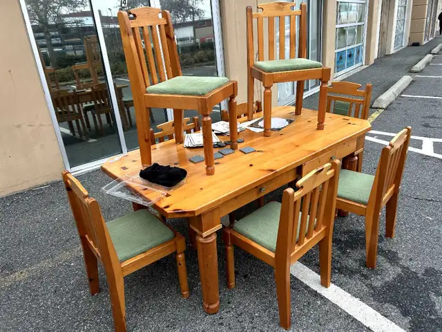 Solid Wood Dining Table with 8 Chairs – Farmhouse in Dining Tables & Sets in Delta/Surrey/Langley - Image 2