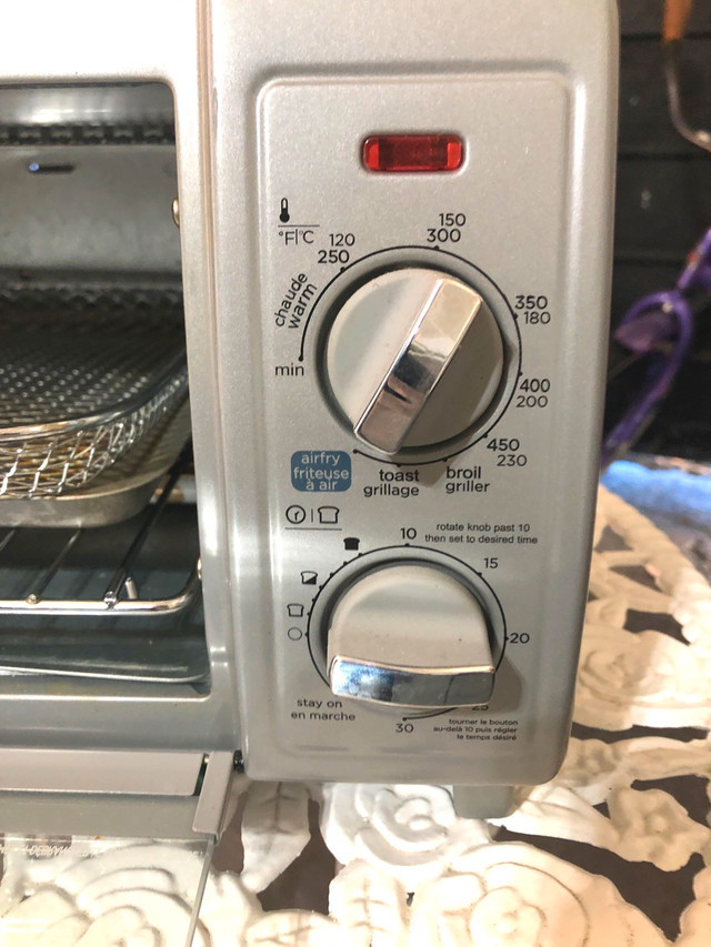 Brand New Black & Decker Toaster Oven in Toasters & Toaster Ovens in Brockville - Image 3