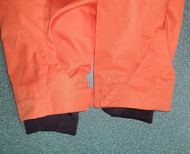 Carhartt bib pants / thirty two shell jacket in Men's in Red Deer - Image 9