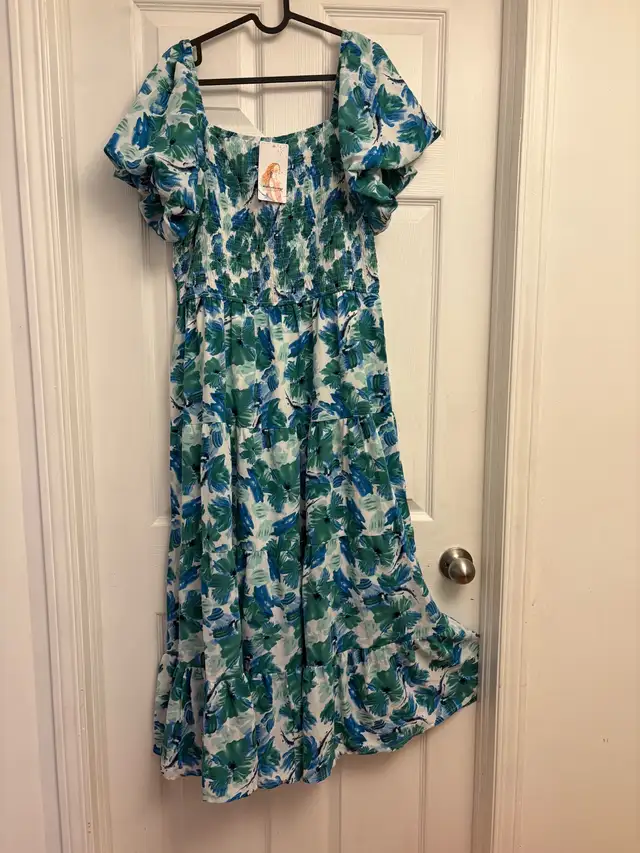 New Puffy Short Sleeve Square Neck summer Dress-XL in Women's - Dresses & Skirts in Kitchener / Waterloo - Image 5