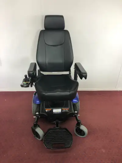 I'm offering for sale an Eclipse Spyder power chair complete with a charger assembly, a removable Pr...