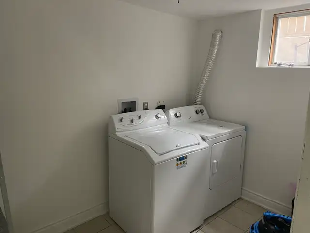 Private Room for Rent in Room Rentals & Roommates in Mississauga / Peel Region - Image 9