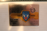 Vintage Carte #9 Rat Patrol Army insignia Ring Bague Topps 1966