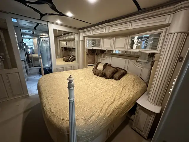 2007 Newmar Essex low miles!!!! in RVs & Motorhomes in Fort St. John - Image 6