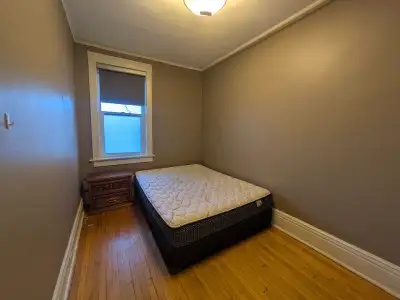 Room for rent - Women only