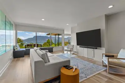 Property Features: - Fantastic Mountain & Ocean Views - 4 Bedrooms - 3 Bathrooms - Approximately 3,9...