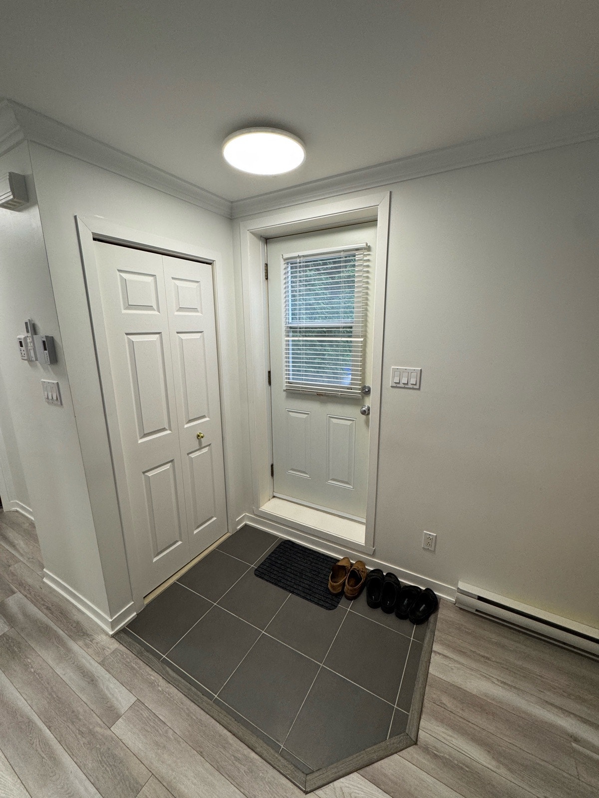 condo 3 1/2 Brossard Dix30 semi-meublé. Semi-furnished — photo 2